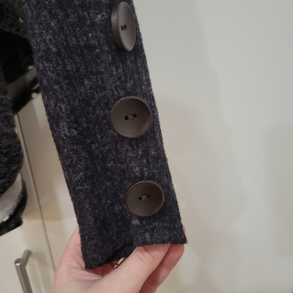 Papillon Poncho Sweater,  Size small - Picture 5 of 6